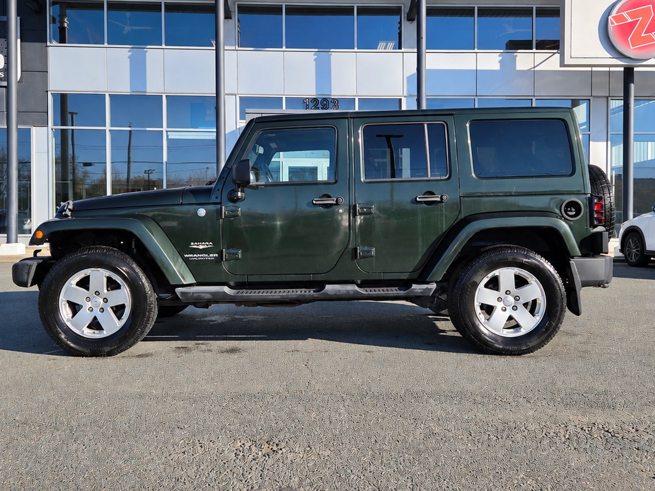 2011 Jeep Wrangler Unlimited Green Granby - photo #2