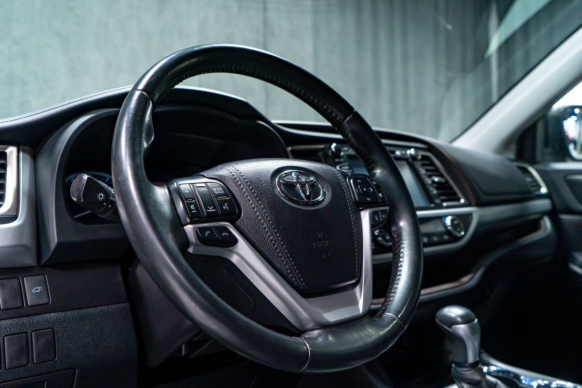 Toyota Highlander XLE AWD CUIR TOIT OUVRANT 2019 Bleu Montréal - photo #8