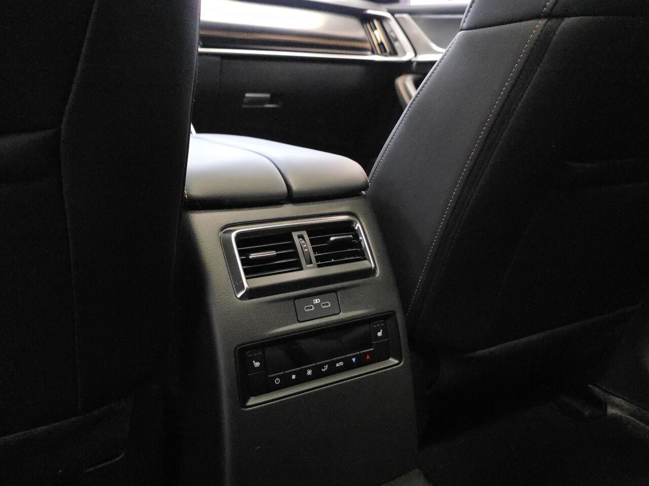 Mazda CX-90 hybride léger GT-P TI 2026 Quartz platine métallisé Val-David - photo #30