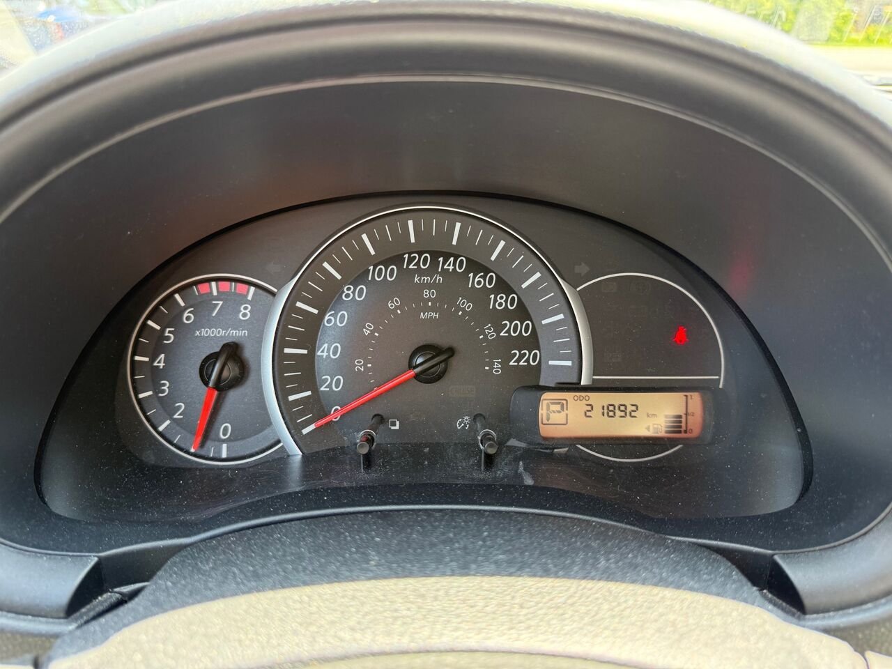 Nissan Micra SV | JAMAIS ACCIDENTÉ✅ 2019 Gris Châteauguay - photo #3
