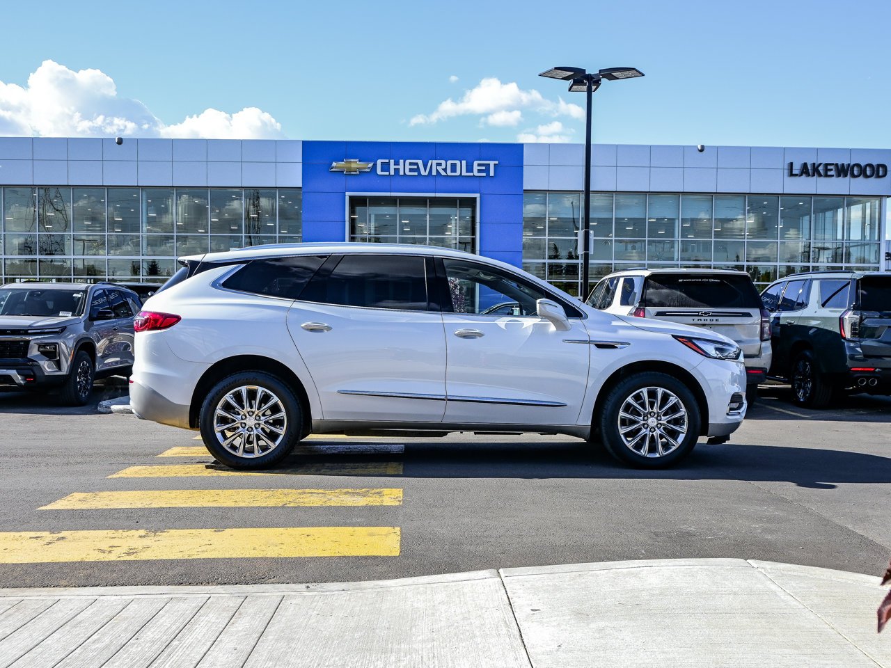 2020 Buick Enclave AWD 4dr Essence White Sherwood Park - photo #13