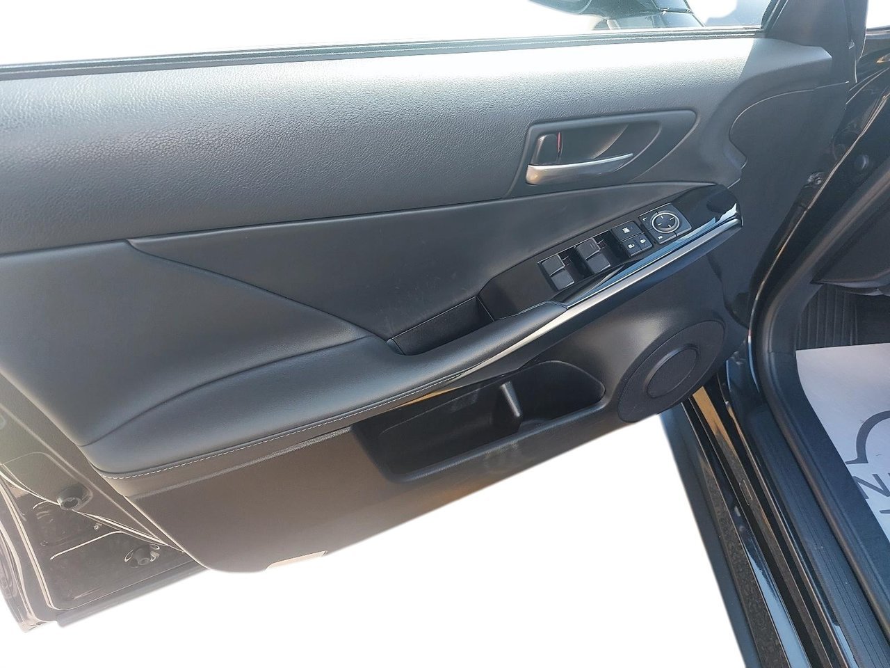 Lexus IS IS 300 2025 Gris Baie-Comeau - photo #10