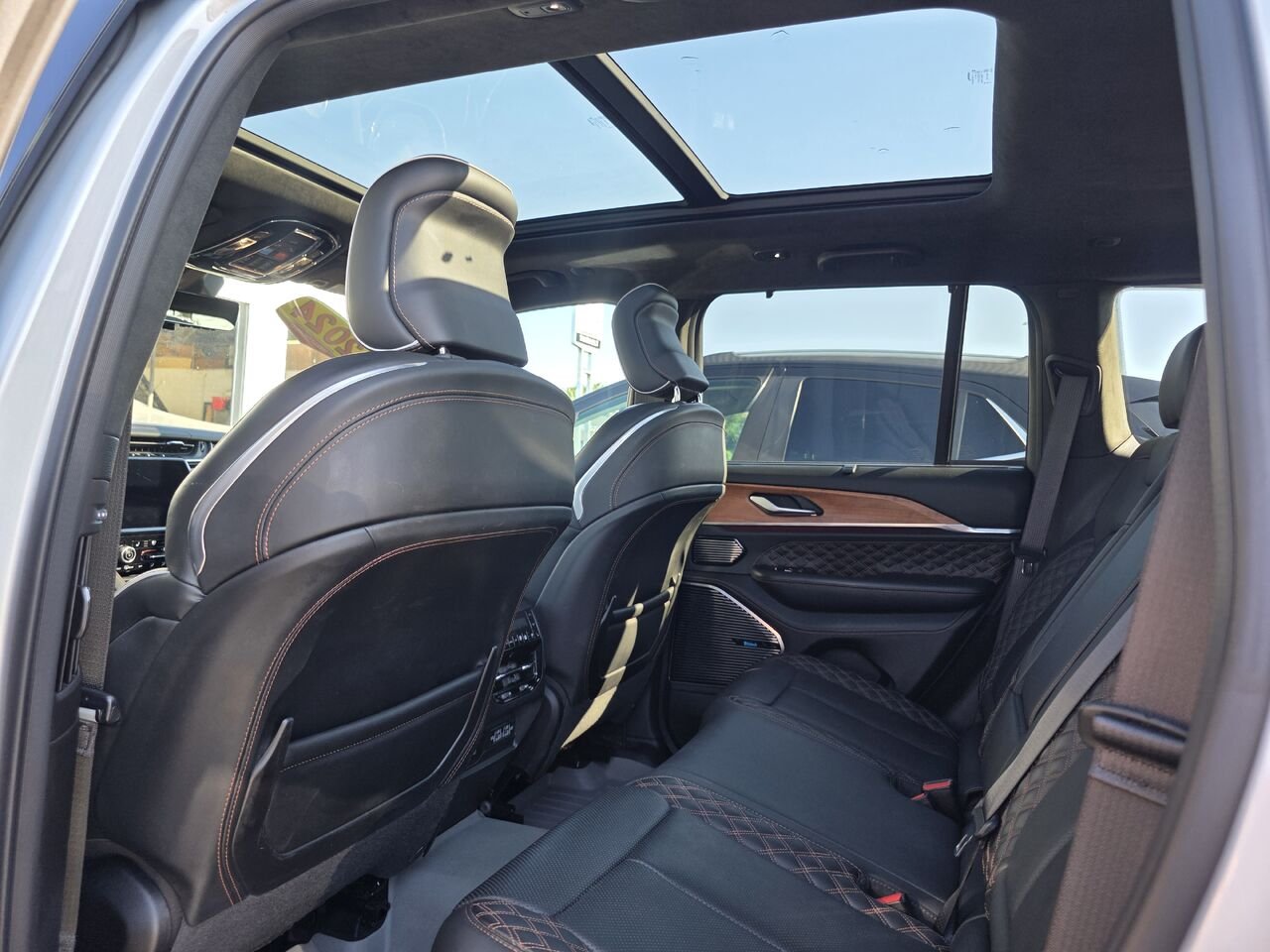 Jeep Grand Cherokee Summit Reserve 2024 Gris Rouyn-Noranda - photo #11