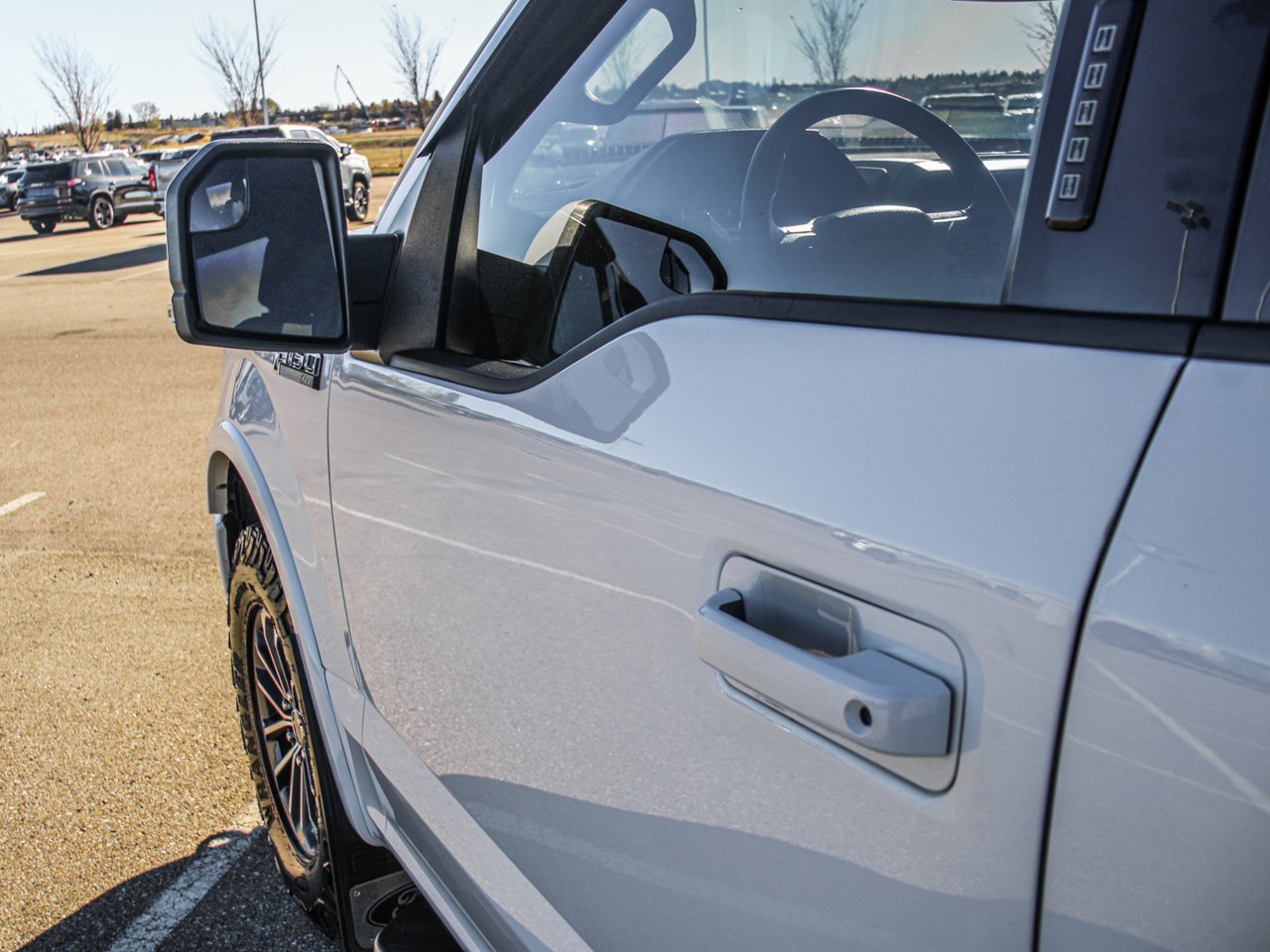 2019 Ford F-150 XLT 4WD SuperCrew 5.5' Box White Sherwood Park - photo #12
