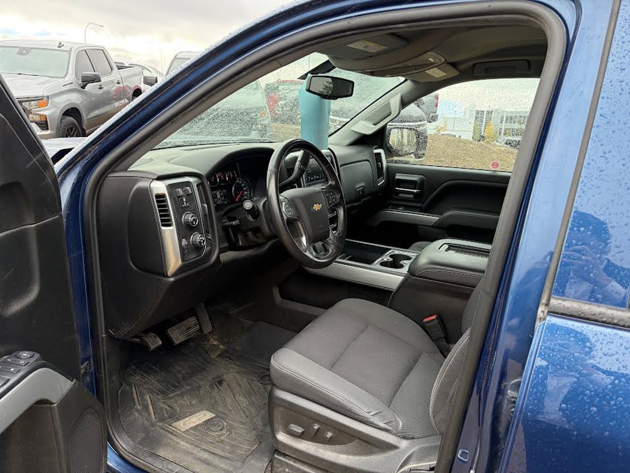 2018 Chevrolet Silverado 1500 4WD Double Cab 143.5 LT w/1LT Blue Sherwood Park - photo #6