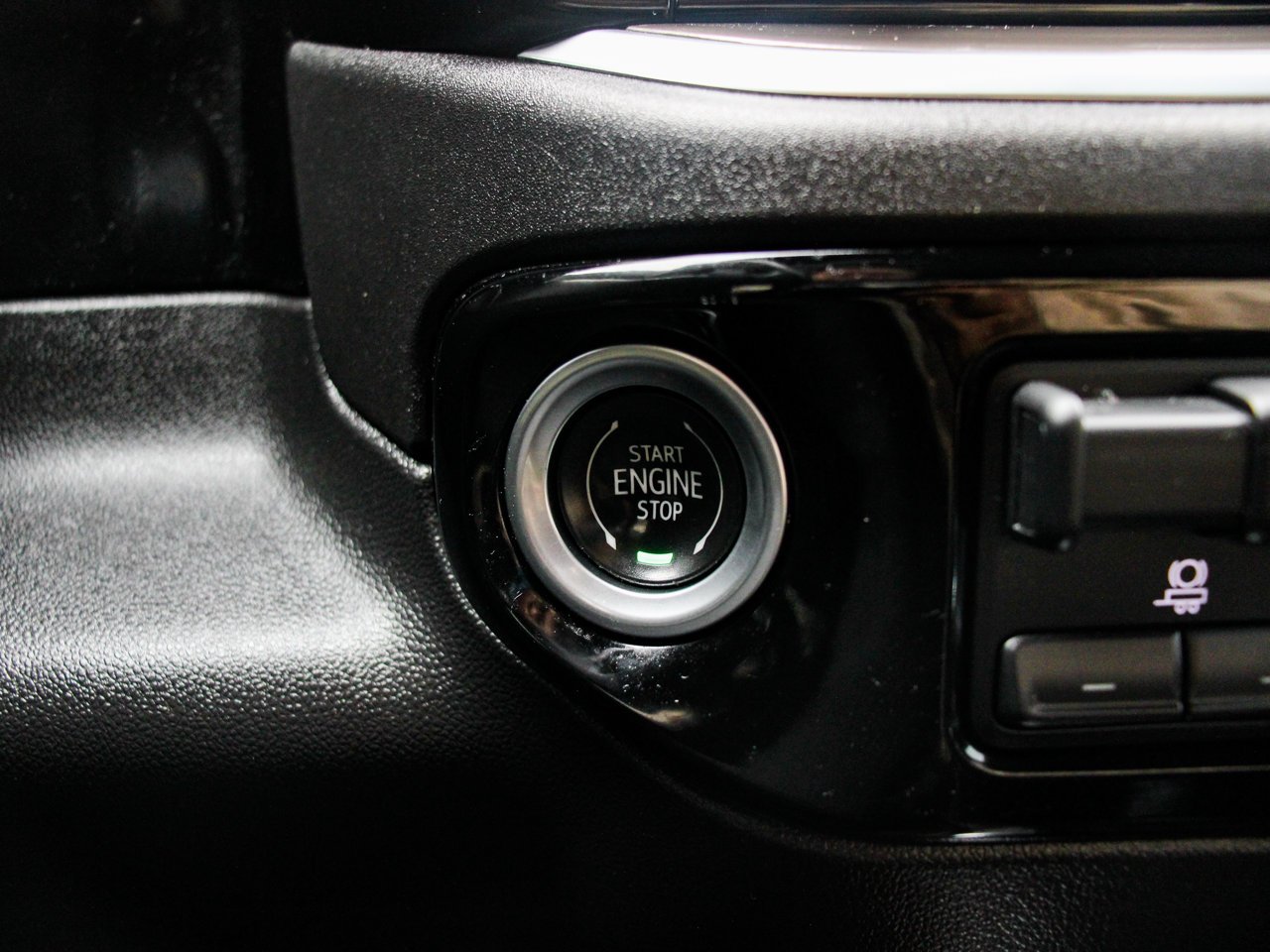 2022 Chevrolet Silverado 1500 4WD Crew Cab 147 High Country Blue Sherwood Park - photo #23