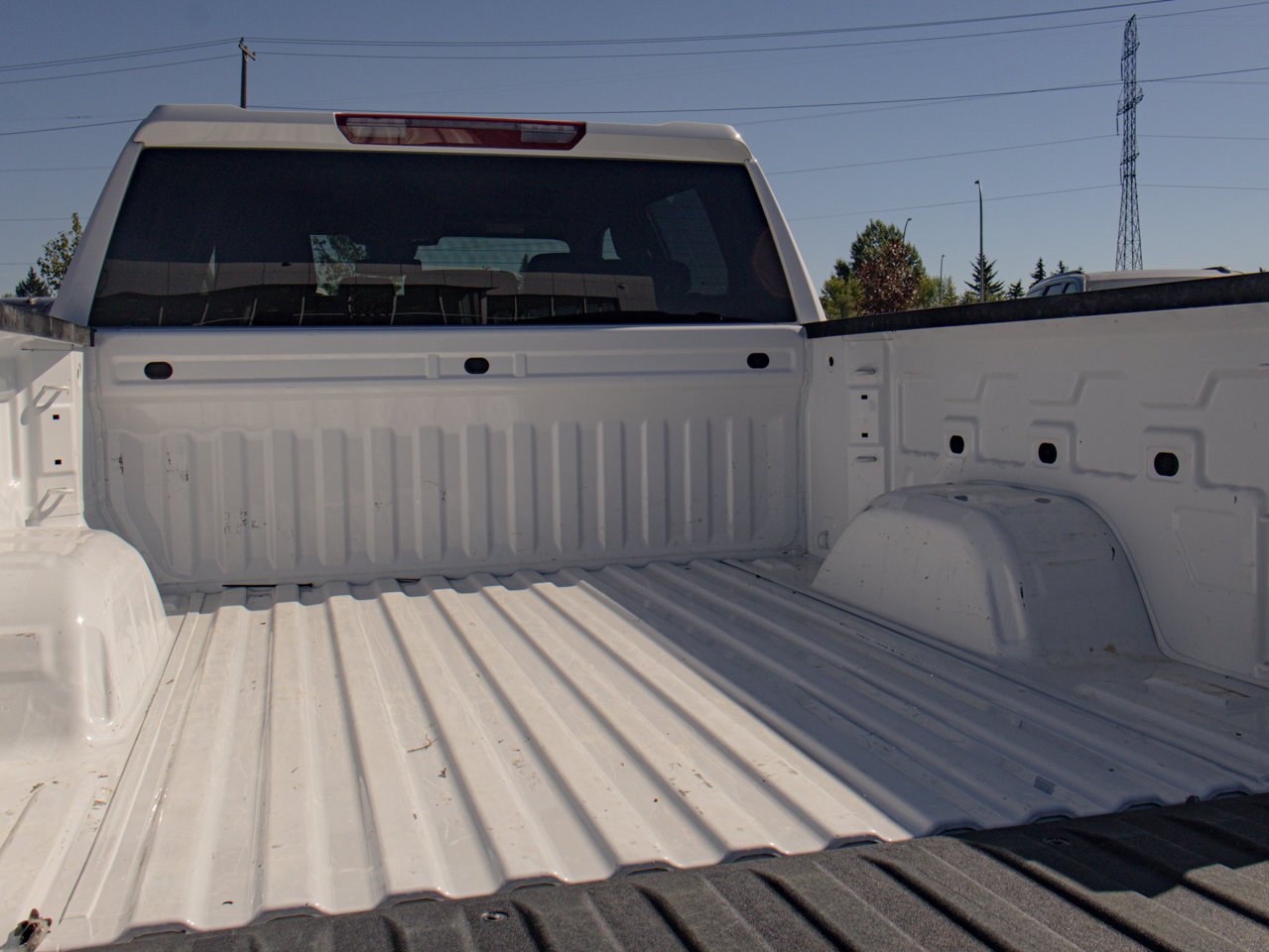 2025 Chevrolet Silverado 1500 4WD Crew Cab 147 LT White Sherwood Park - photo #10
