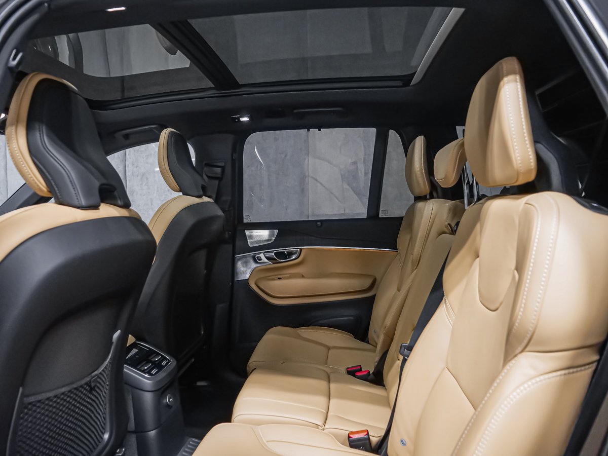 Volvo XC90 Plug-In Hybrid T8 ULTRA BRIGHT BOWERS WILKINS POLESTAR 7 PLACES 2025 Gris Montréal - photo #13