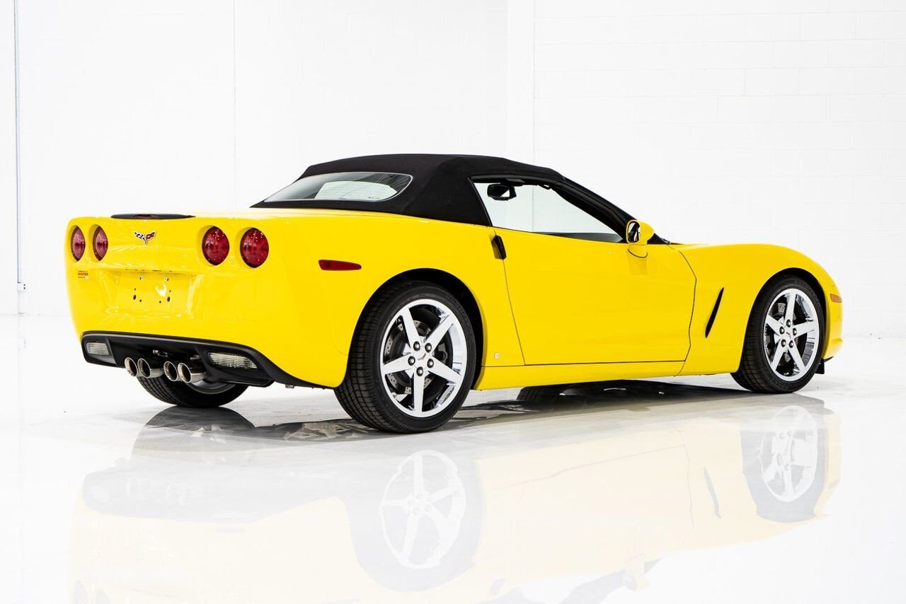Chevrolet Corvette PRIX EN USD | With Only 900km (563mi) From New With Window Sticker 2008 Jaune Montréal - photo #88
