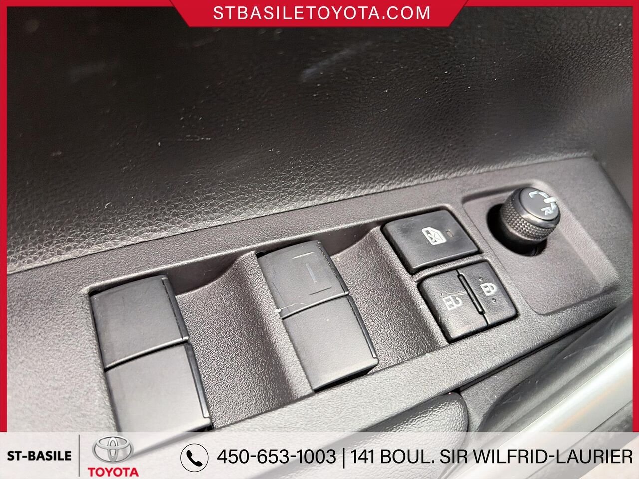 Toyota Corolla Cross HYBRIDE 2024 Noir de jais mica Saint-Basile-le-Grand - photo #14