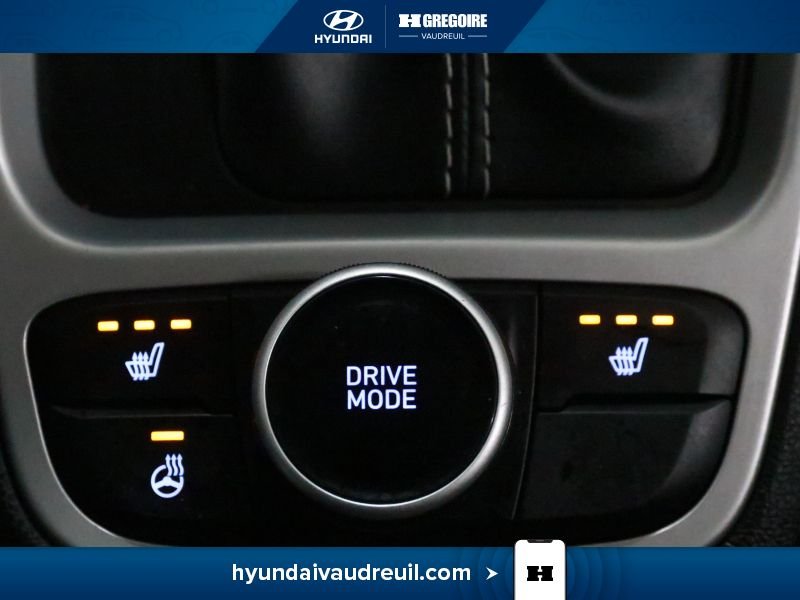 2021 Hyundai Venue Red Vaudreuil-Dorion - photo #27
