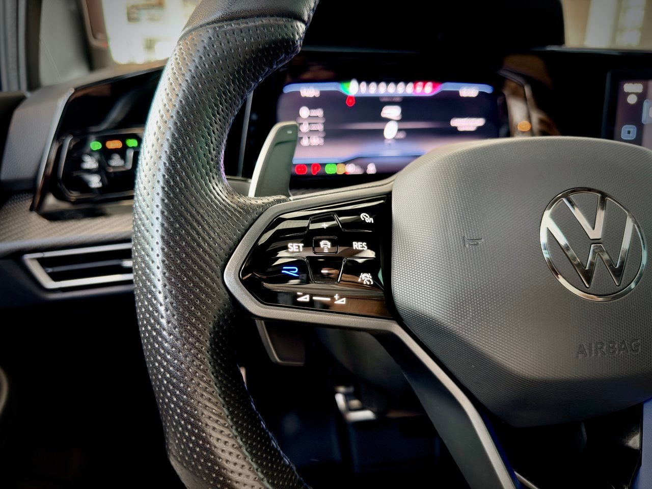 2024 Volkswagen Golf R Blue Notre-Dame-des-Prairies - photo #25