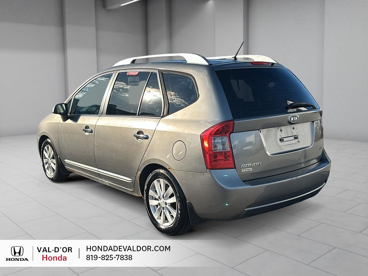 2012 Kia Rondo Familiale 4 portes, 4 cyl. en ligne, EX Silver Val-d'Or - photo #3