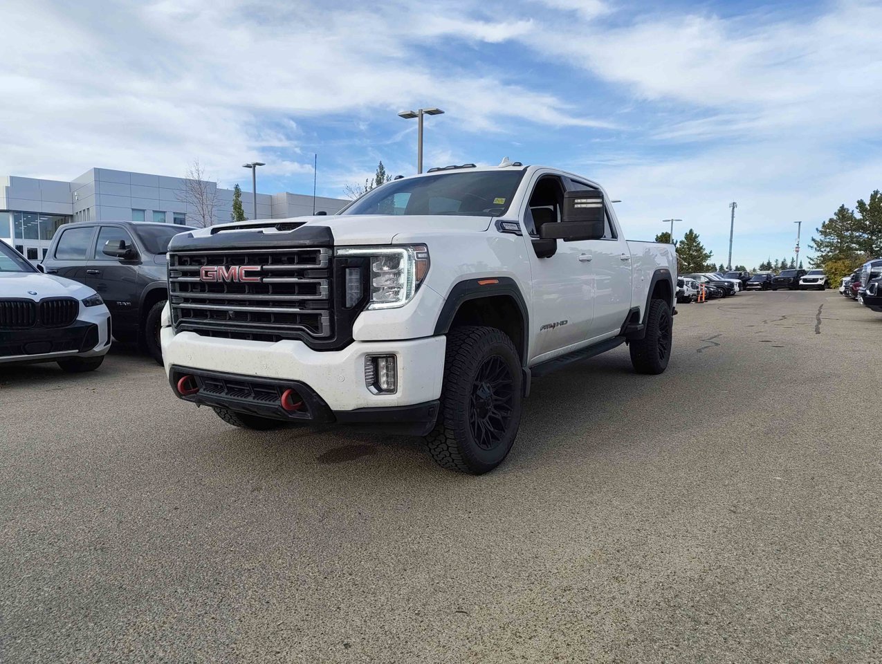 2022 GMC Sierra 3500HD 4WD Crew Cab 159 AT4 White Sherwood Park - photo #3