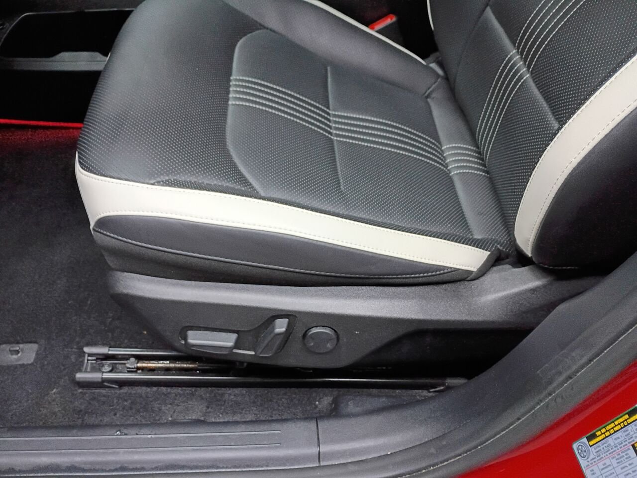 2024 Kia EV6 Red Blainville - photo #19