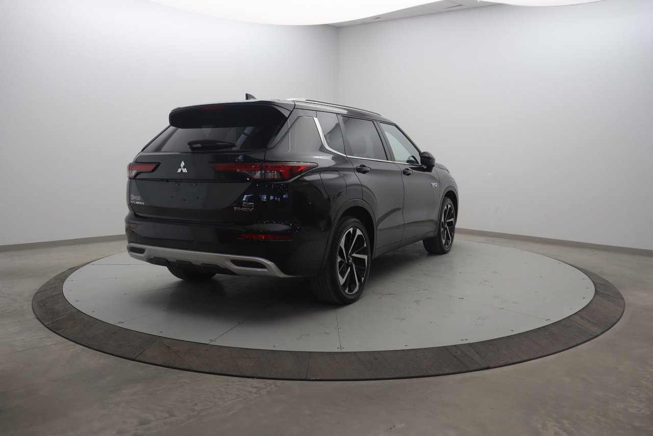 Mitsubishi Outlander PHEV 2024 Noir Baie-Comeau - photo #3