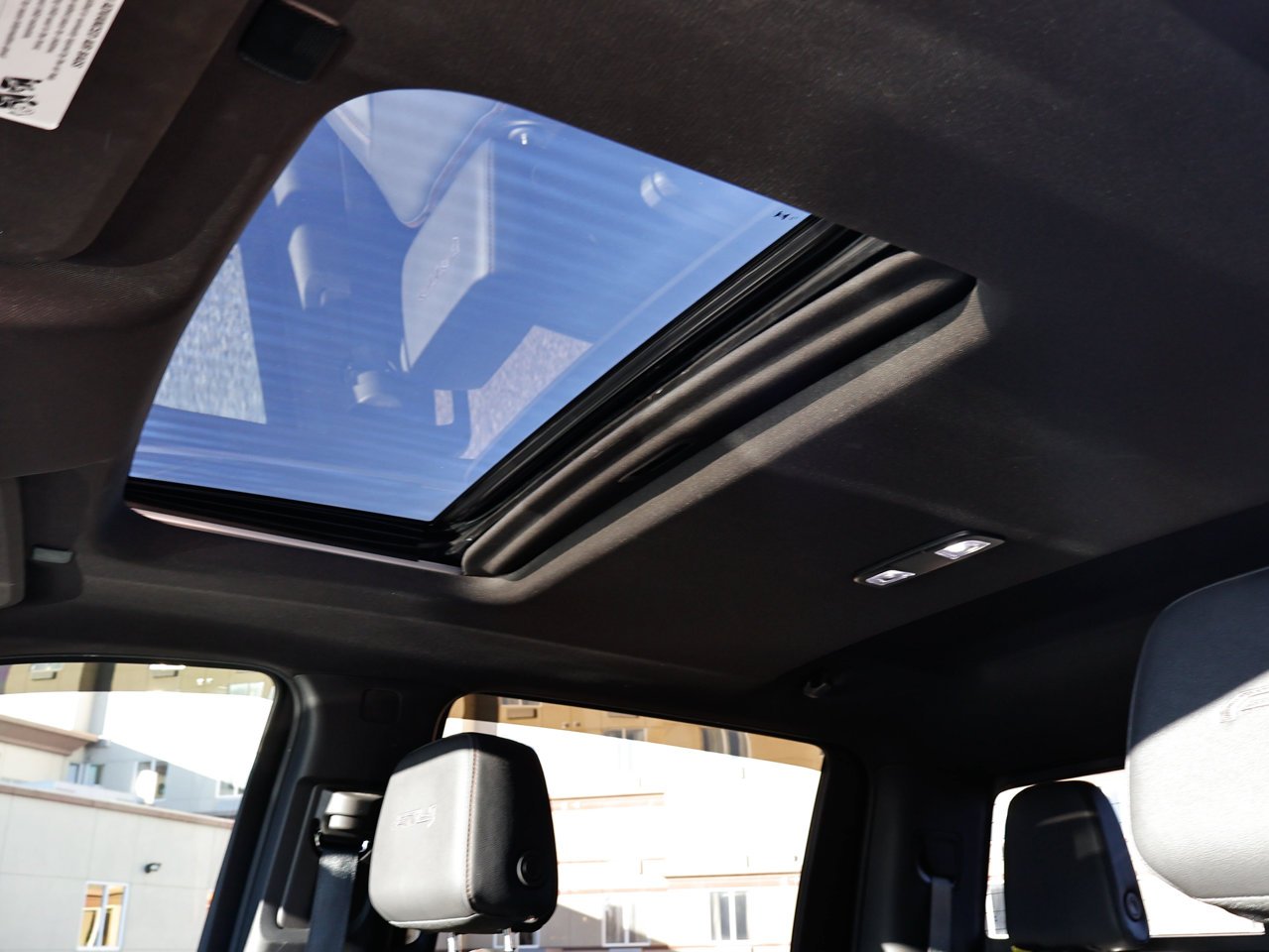 2025 GMC Sierra 1500 4WD Crew Cab 147 AT4 White Sherwood Park - photo #15