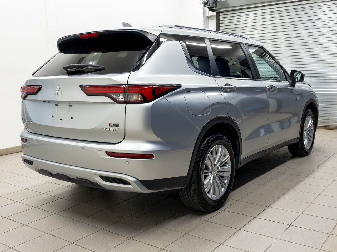 2024 Mitsubishi Outlander Plug-In Hybrid SEL AWD *TOIT* NAV CAM 360 SIÈGES CHAUFF REG ADAPT Silver Saint-Jérôme - photo #8