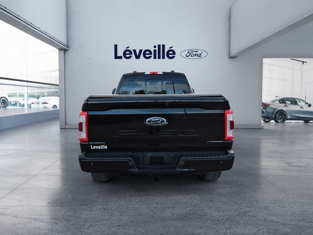 Ford F-150 W5560 | LARIAT 5.0L ** 502A ** SPORT ** TOIT PANO ** FX4 20P ** PRO POWER 2KW ** B&O ** 6,5 pi 2022 Noir Saint-Jérôme - photo #4