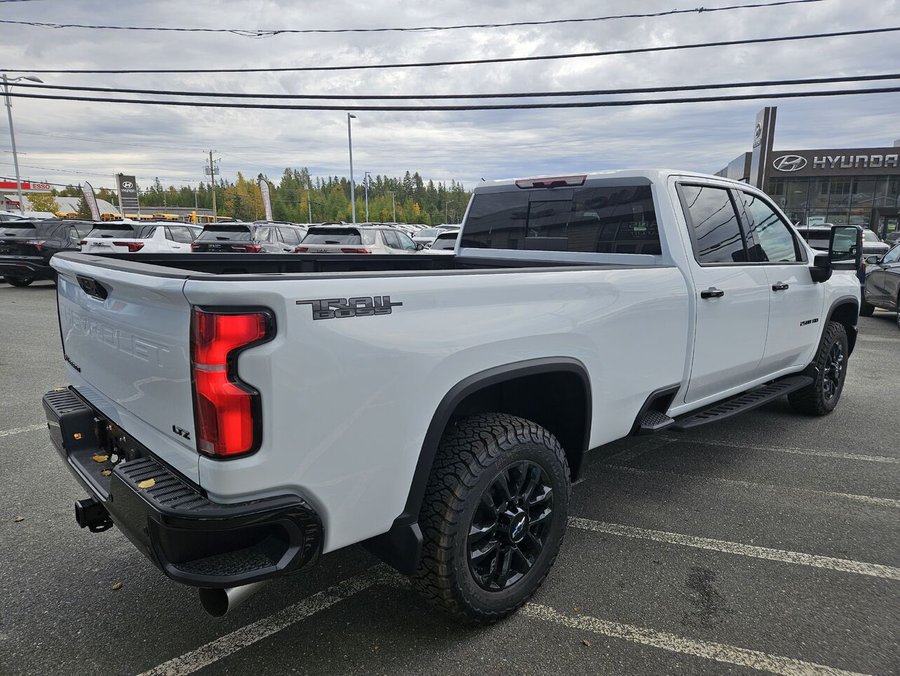 Chevrolet Silverado 2500HD LTZ cabine multiplace 4RM 172 po 2026 Blanc sommet