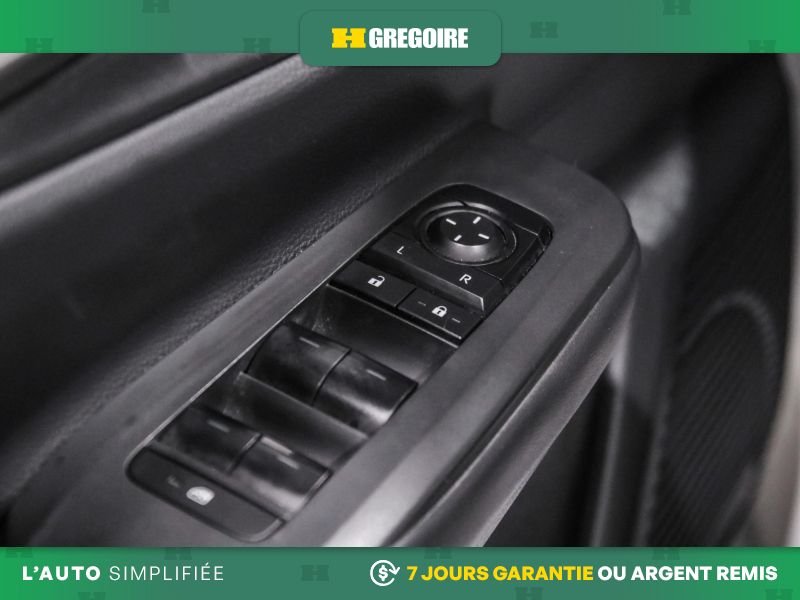 Toyota Prius 2024 Argent Laval - photo #15