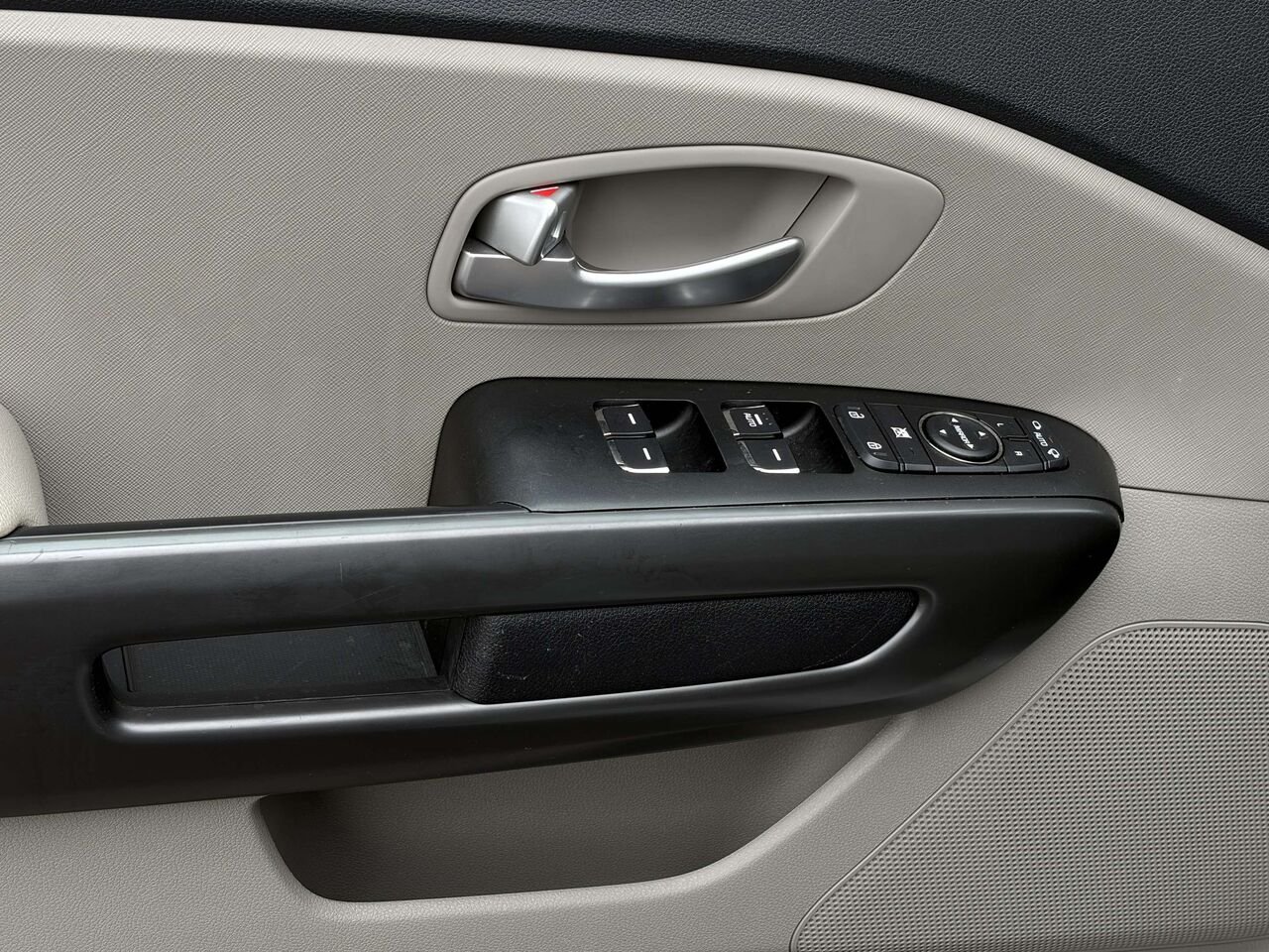 2020 Kia Sedona Grey Gatineau - photo #10