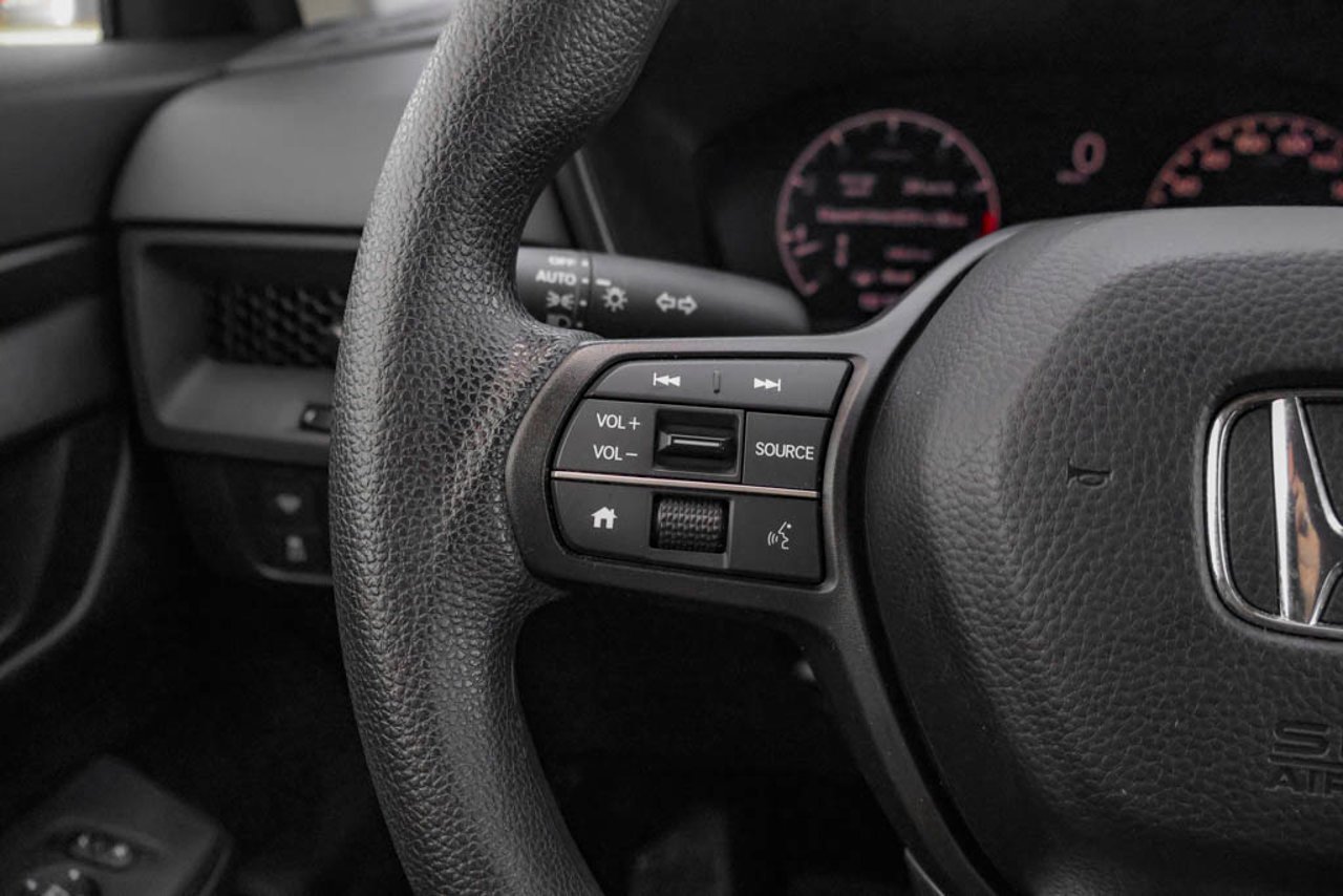 2025 Honda CR-V LX AWD White Sherwood Park - photo #17