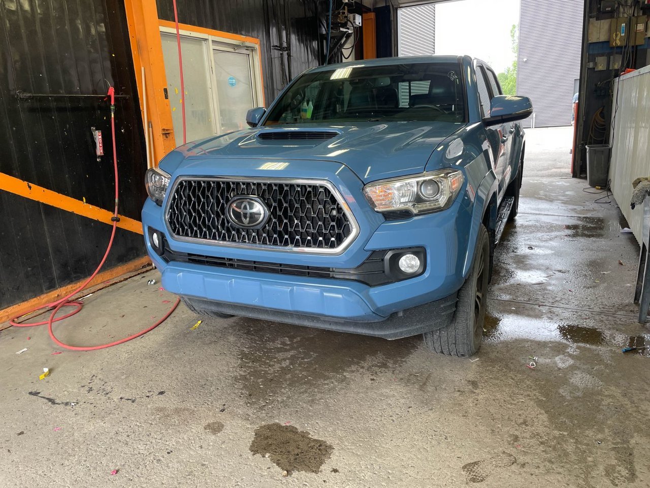 Toyota Tacoma SR5 TRD SPORT 4X4 *TOIT* NAV CUIR SIÈGES CHAUFF 2019 Bleu Saint-Jérôme - photo #0