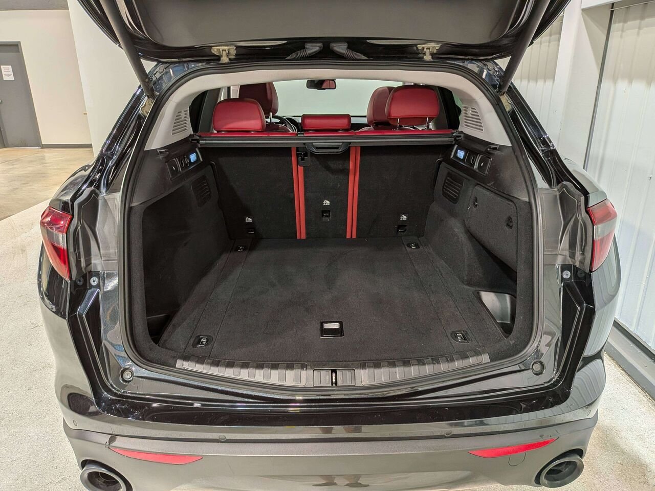 2020 Alfa Romeo Stelvio AWD Black Val-David - photo #8