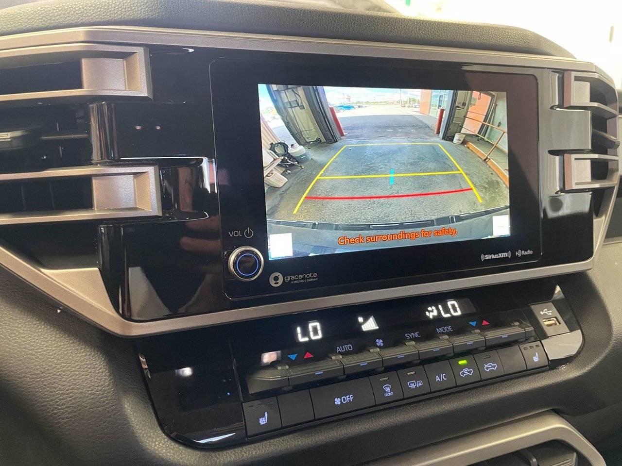 2024 Toyota Tundra SR5 TRD OFF ROAD 4X4 V6 *NAV* SIÈGES CHAUF CARPLAY Black Saint-Jérôme - photo #15