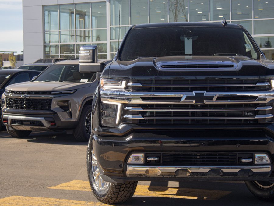 2022 Chevrolet Silverado 2500HD High Country Deluxe 6.6L Duramax | Power Sunroof Black