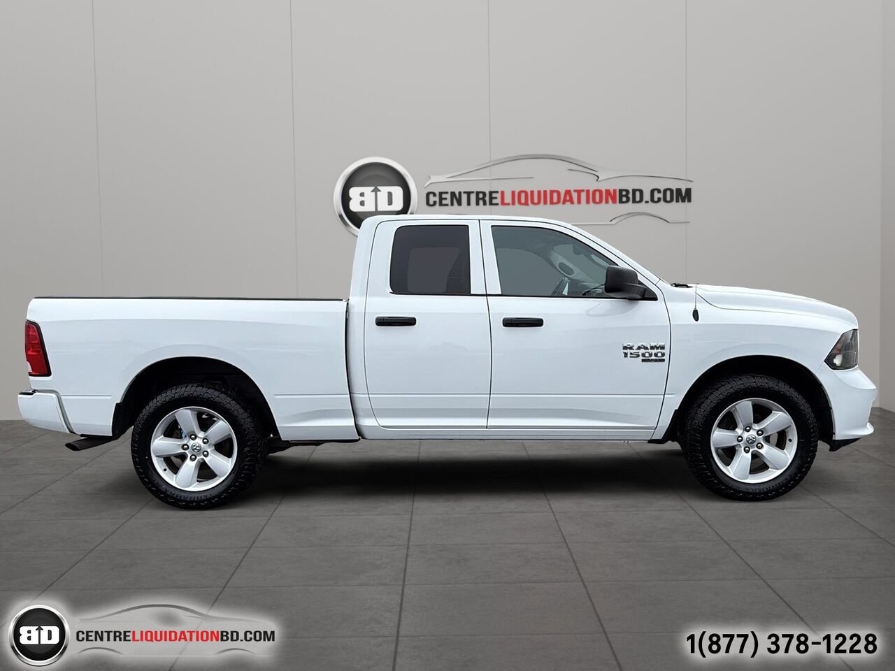 Ram 1500 Classic Express QUAD CAB V6 3.6L 4X4 | BD0187 2021 Noir Granby - photo #3