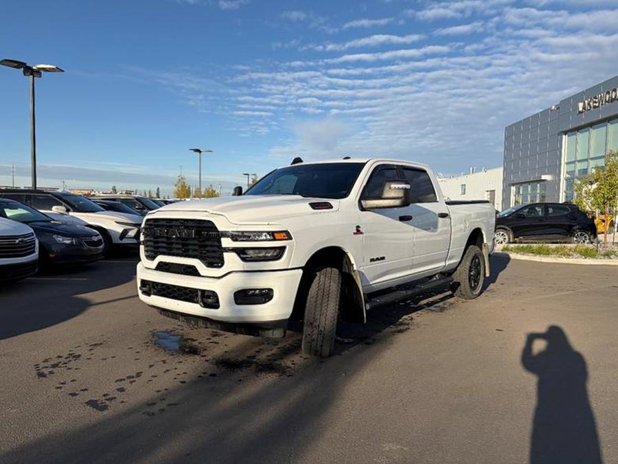 2025 Ram 2500 Big Horn Night Edition Level 1 4x4 6.7L Cummins | Heated Bucket Seats White