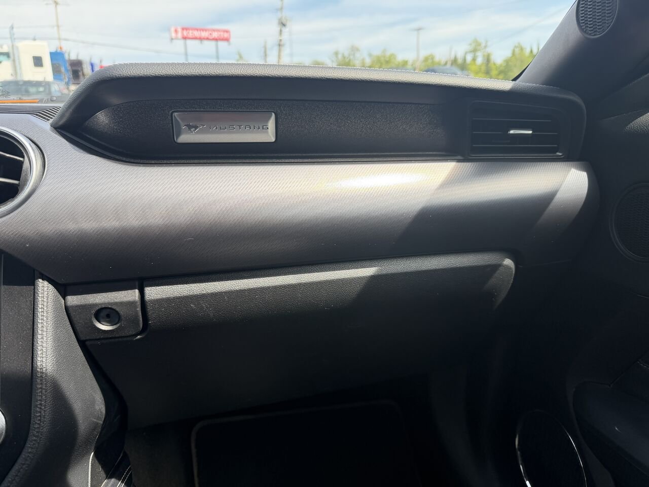2018 Ford Mustang Orange Mont-Laurier - photo #13