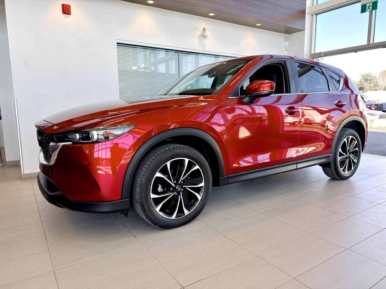 Mazda CX-5 2023 Rouge Notre-Dame-des-Prairies - photo #1