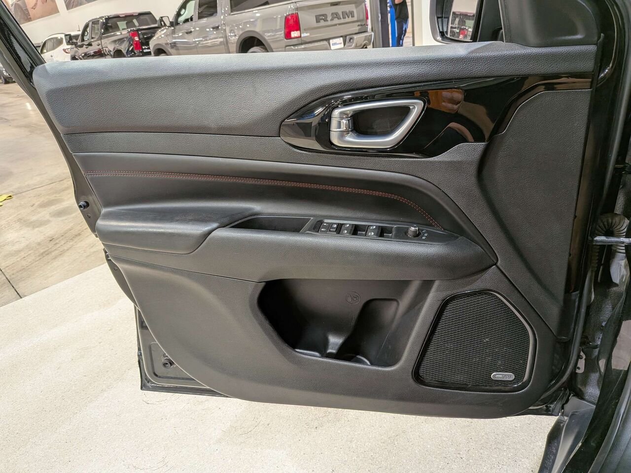 2022 Jeep Compass Trailhawk 4x4 Black Val-David - photo #32