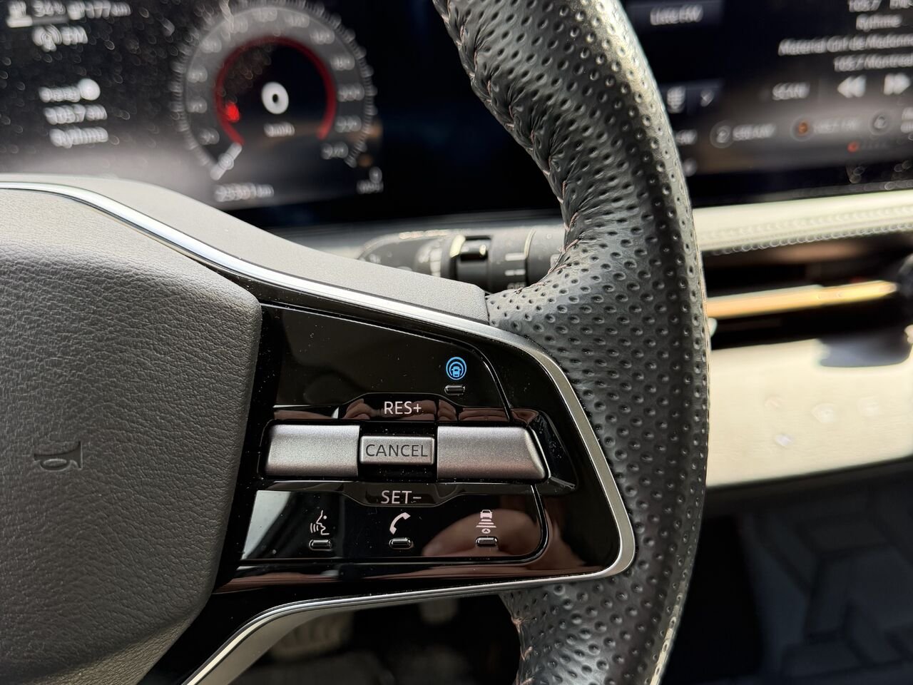 Nissan ARIYA awd carplay jamais accidenté 430 d'autonomie 2024 Blanc Châteauguay - photo #23