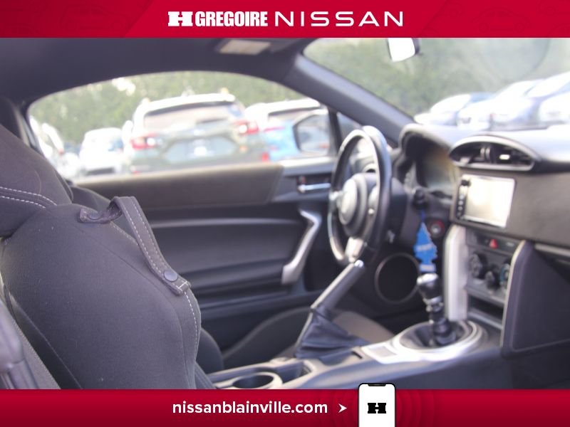 Toyota 86 2017 Noir Blainville - photo #18