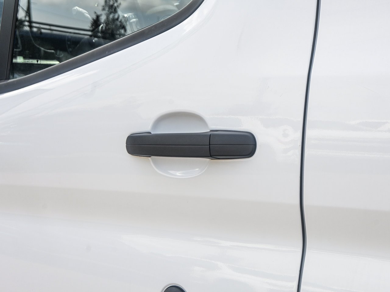 2025 Ford Transit Cargo Van T-250 148 Hi Rf 9070 GVWR AWD White Sherwood Park - photo #7