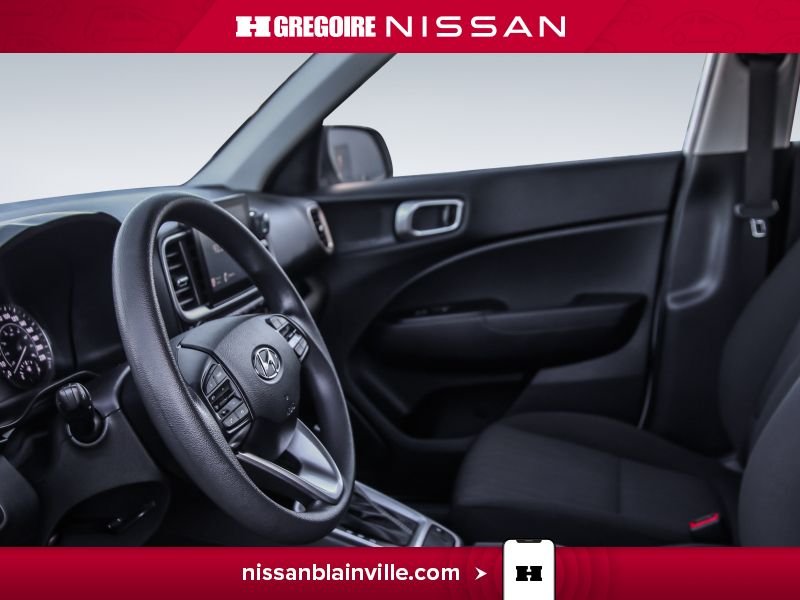 2021 Hyundai Venue White Laval - photo #11