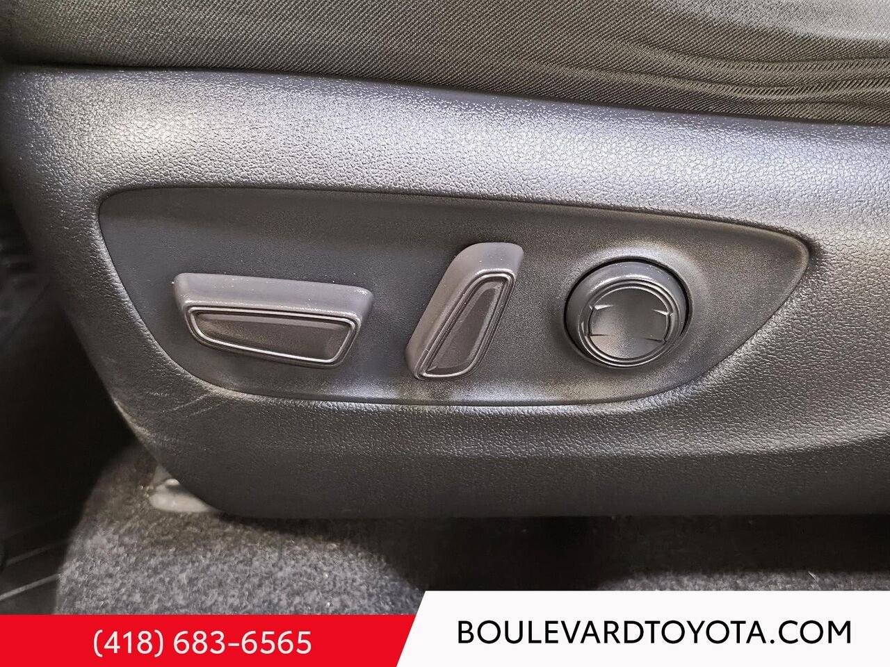 Toyota RAV4 100551A-36 | XLE 2019 Argent Québec - photo #9