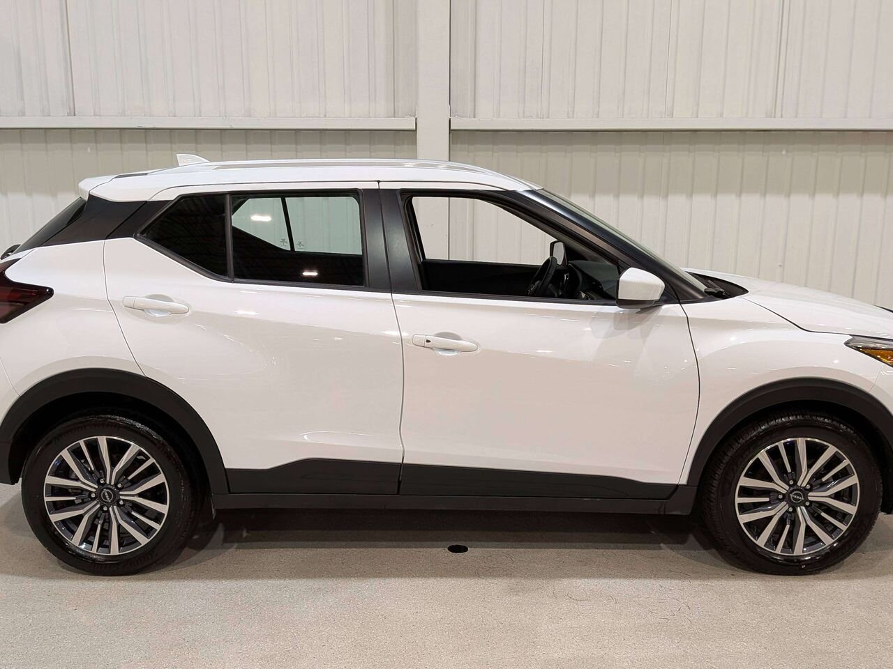 Nissan Kicks Play SV FWD 2025 Blanc Mirabel - photo #6