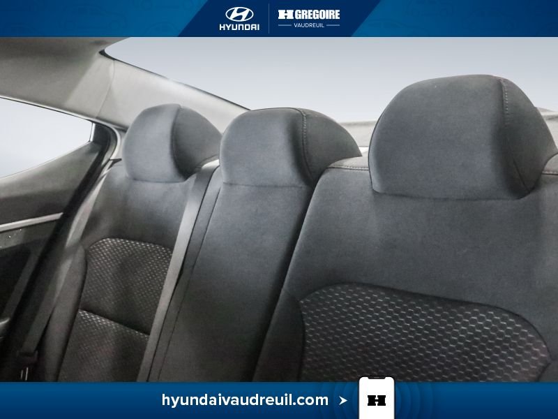Hyundai Elantra YW214 | Preferred Manual 2019 Blanc Laval - photo #18