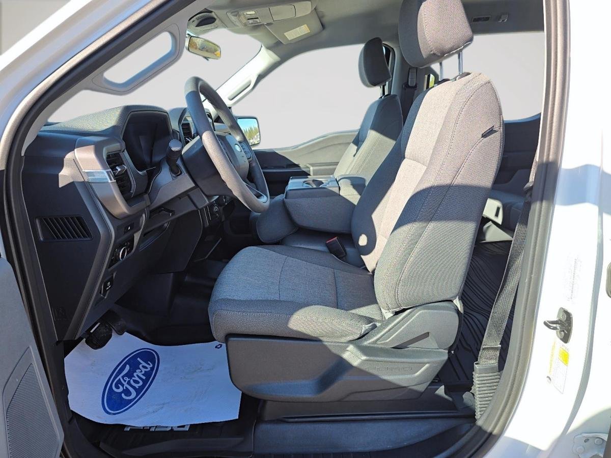 Ford F-150 63400A | XL cabine SuperCrew 4RM caisse de 5,5 pi 2025 Blanc Val-d'Or - photo #6