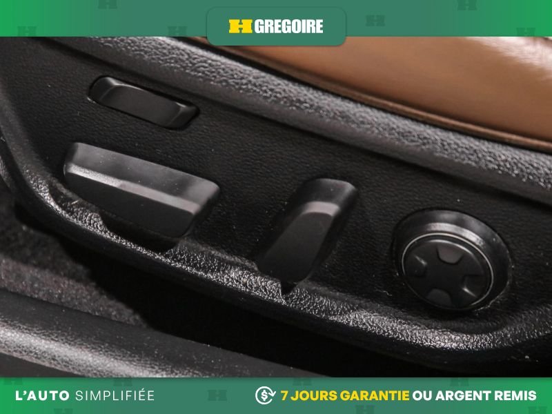 2020 Genesis G70 Green Blainville - photo #18