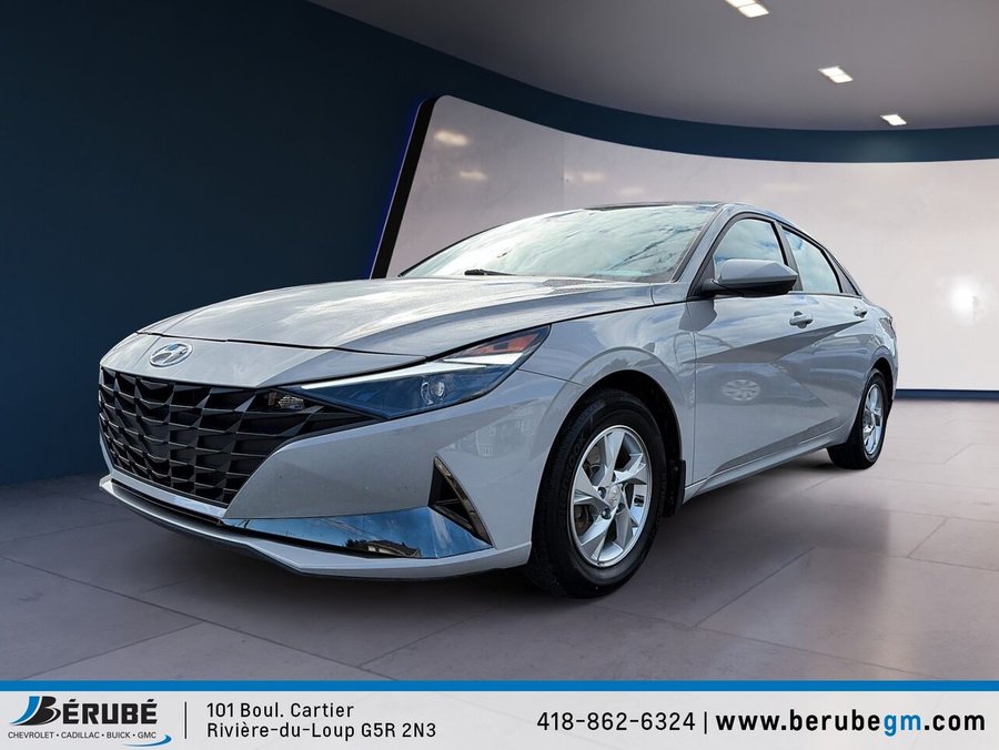 Hyundai Elantra Essential IVT 2023 Gris