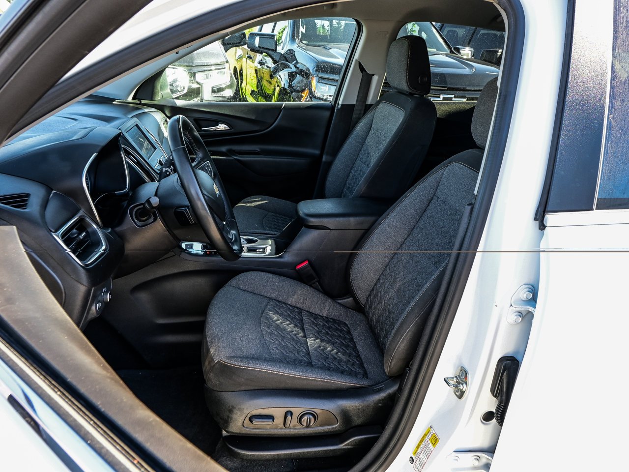 2024 Chevrolet Equinox AWD 4dr LT White Sherwood Park - photo #15