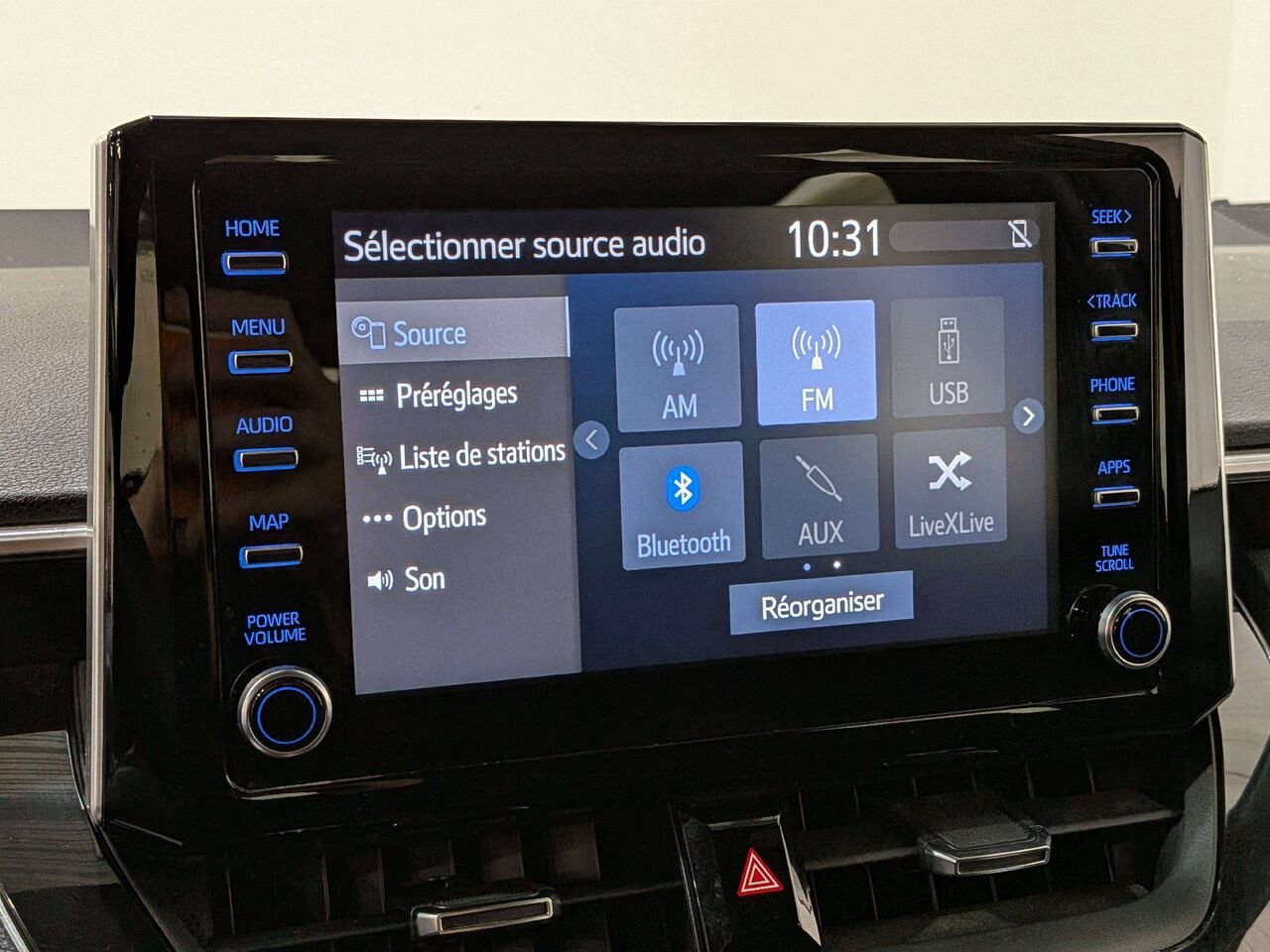 Toyota Corolla à hayon Manual 2019 Blanc Val-David - photo #21