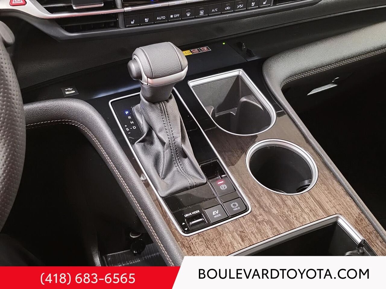 2025 Toyota Sienna 100498A-74 | LIMITED, 7 PLACES, AWD Blue Québec - photo #19
