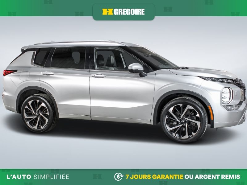 2023 Mitsubishi Outlander Silver Laval - photo #10